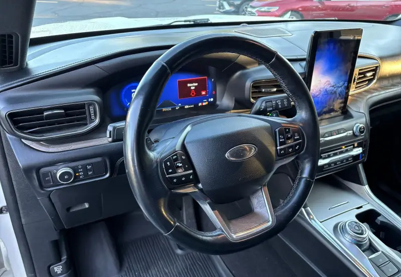 2020 Ford Explorer photo 47