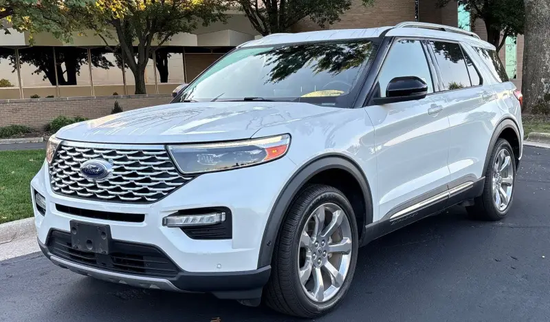 2020 Ford Explorer photo 1