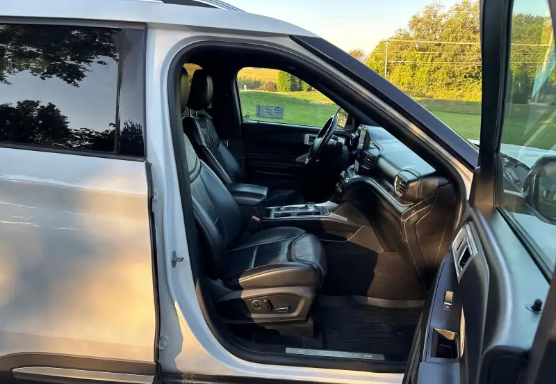 2020 Ford Explorer photo 64