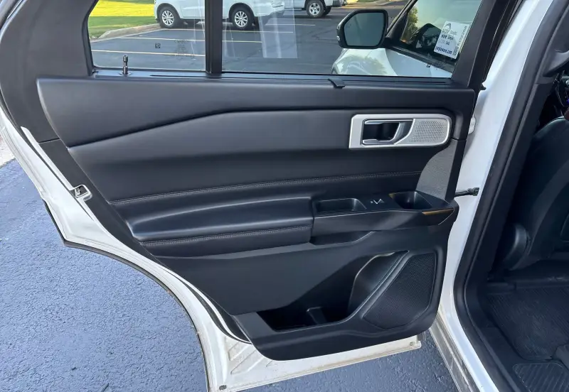 2020 Ford Explorer photo 90