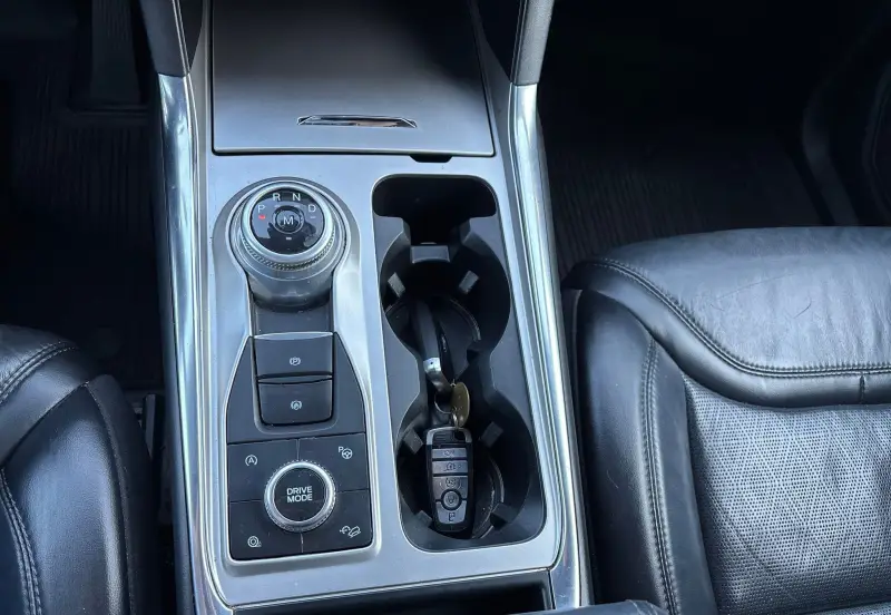 2020 Ford Explorer photo 57