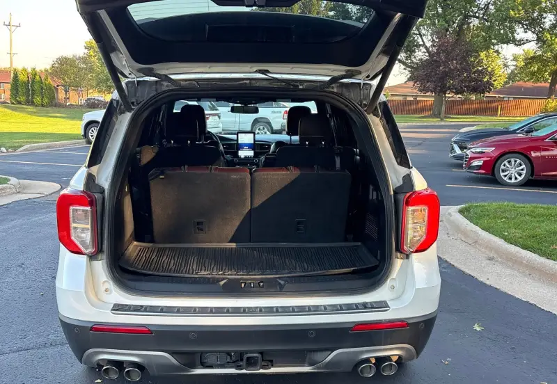 2020 Ford Explorer photo 82
