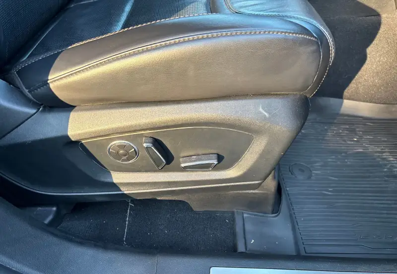 2020 Ford Explorer photo 66