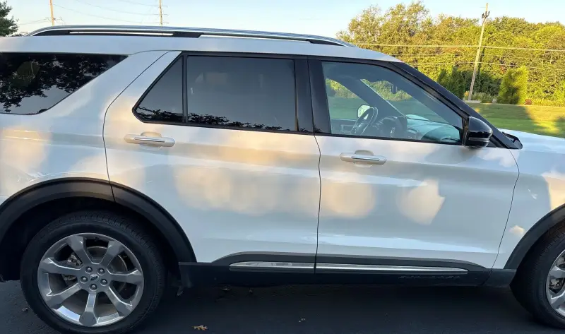 2020 Ford Explorer photo 18