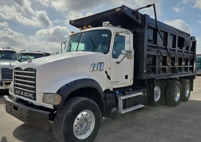 2013 Mack Granite GU713 photo 1