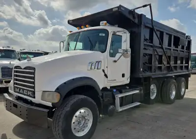 2013 Mack Granite GU713