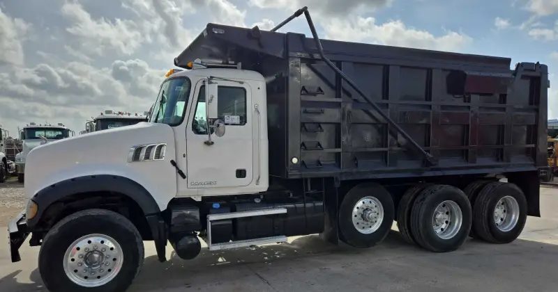 2013 Mack Granite GU713 photo 8