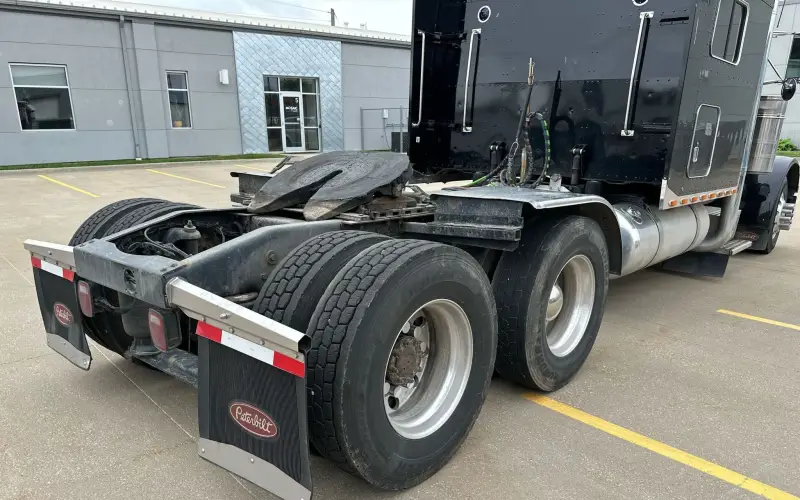 2004 Peterbilt 379 photo 40