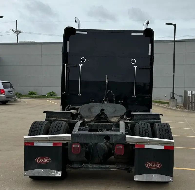 2004 Peterbilt 379 photo 6