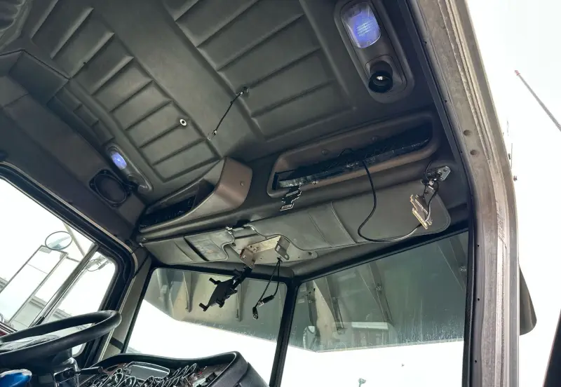 2004 Peterbilt 379 photo 36